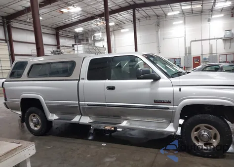 2001 Dodge Ram 2500 St z USA, uszkodzony, nr VIN 3B7KF23651G735797